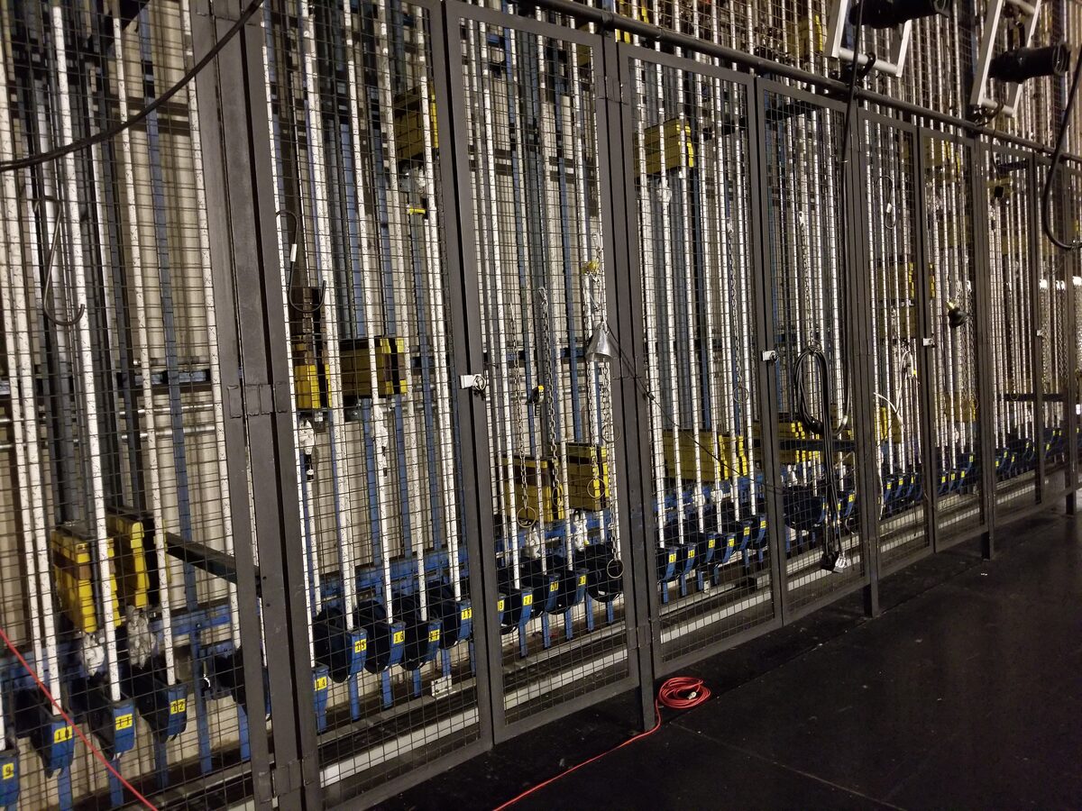Fly-System in einem Konzerthaus